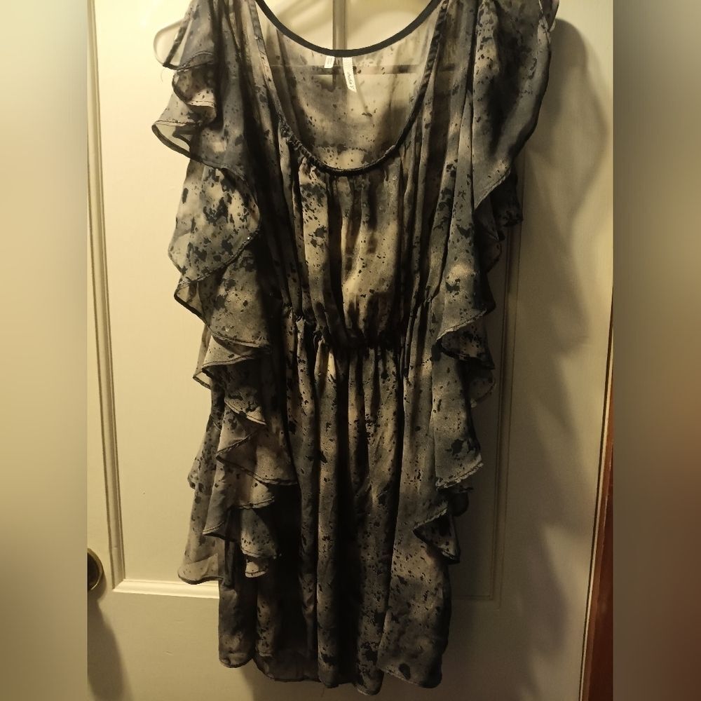 🤠Studio Y Sheer Sleeveless Ruffled Bathing Suit Cover Up Size Large